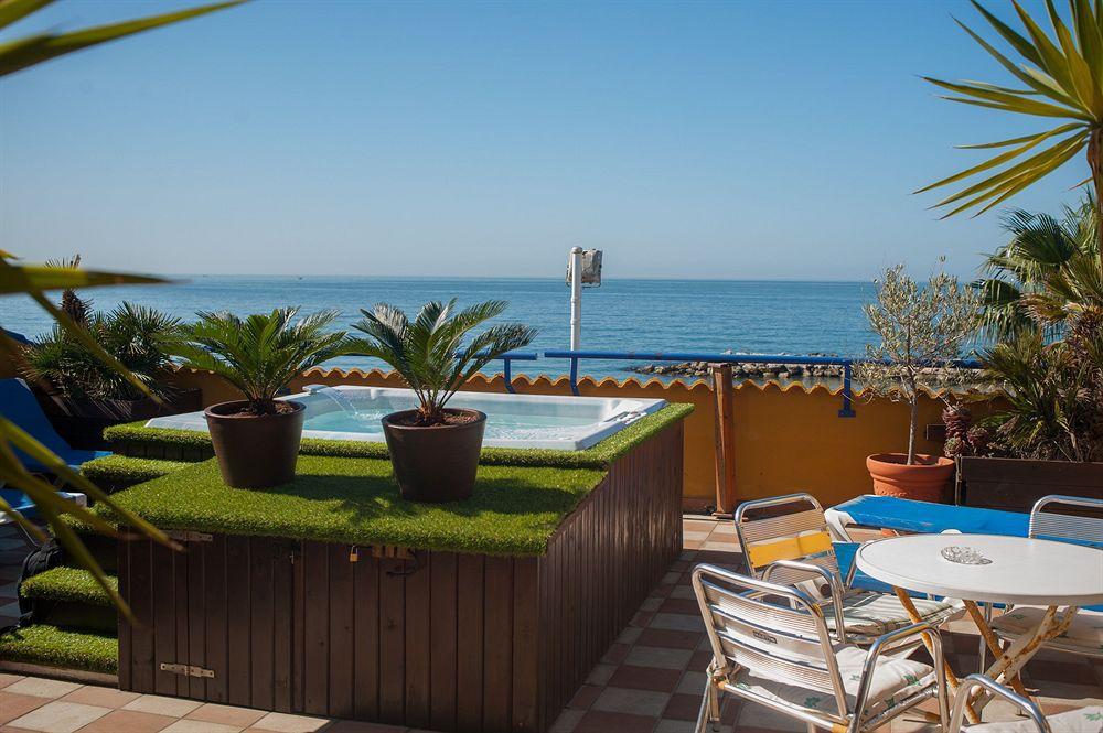 Hotel La Chancla Malaga Bagian luar foto